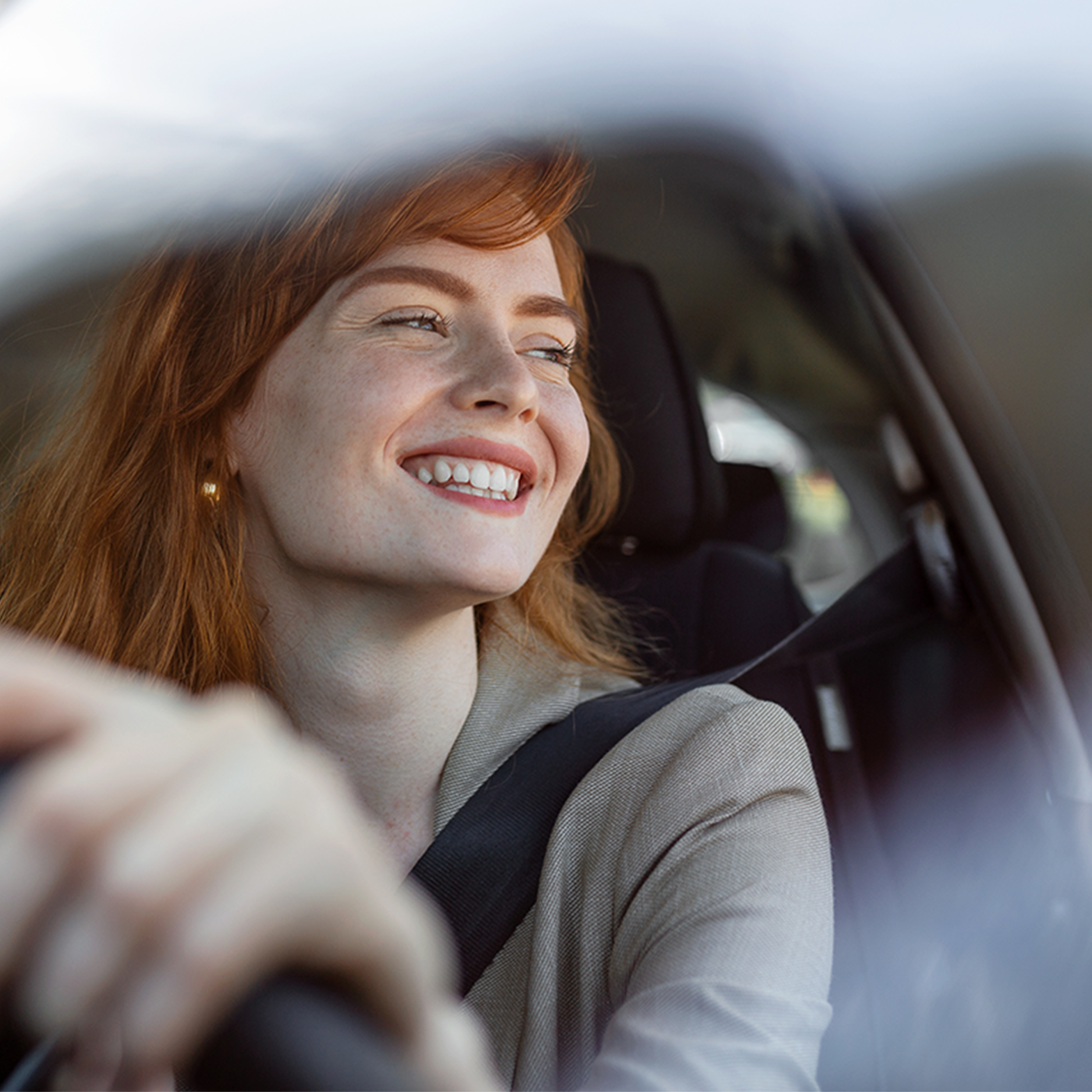 Frau in einem Auto