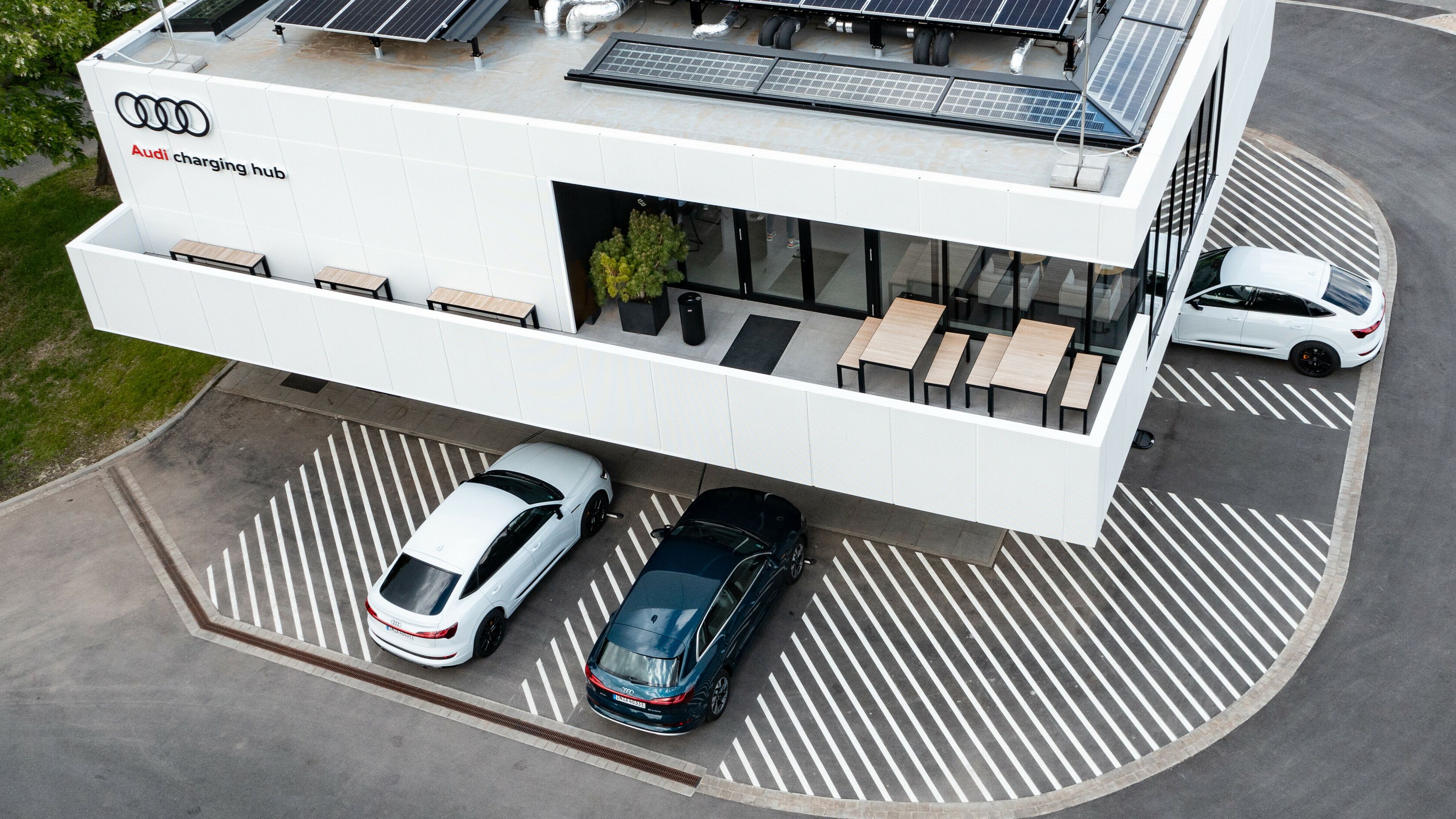 Audi charging hub Luftaufnahme Aussenansicht