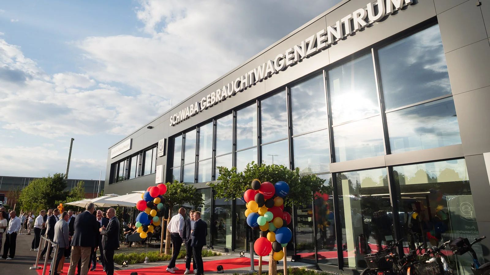 Eröffnung des Schwaba Gebrauchtwagenzentrums in Gersthofen