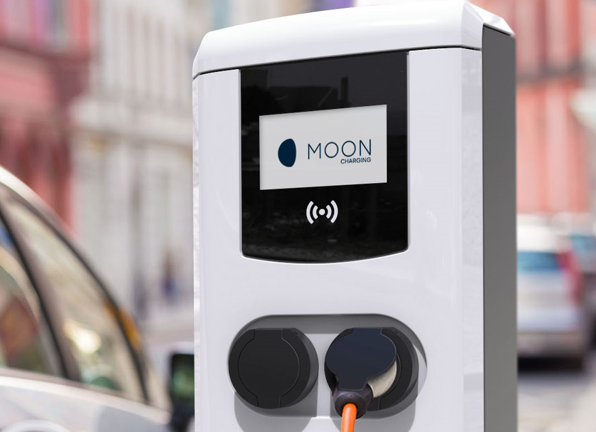 Ladestation-MOON-PG-line-front