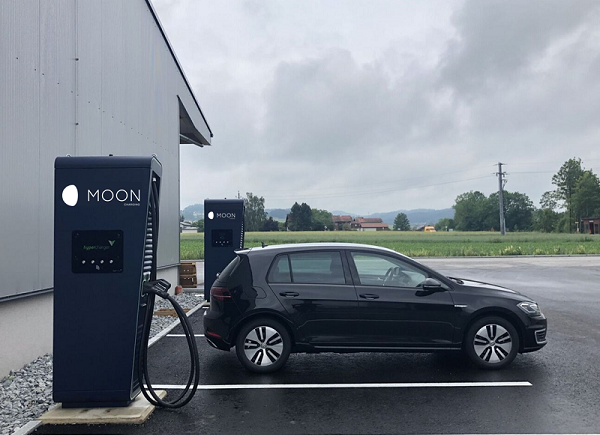 Schnellladestation am Solar- und Gewerbepark Mettmach