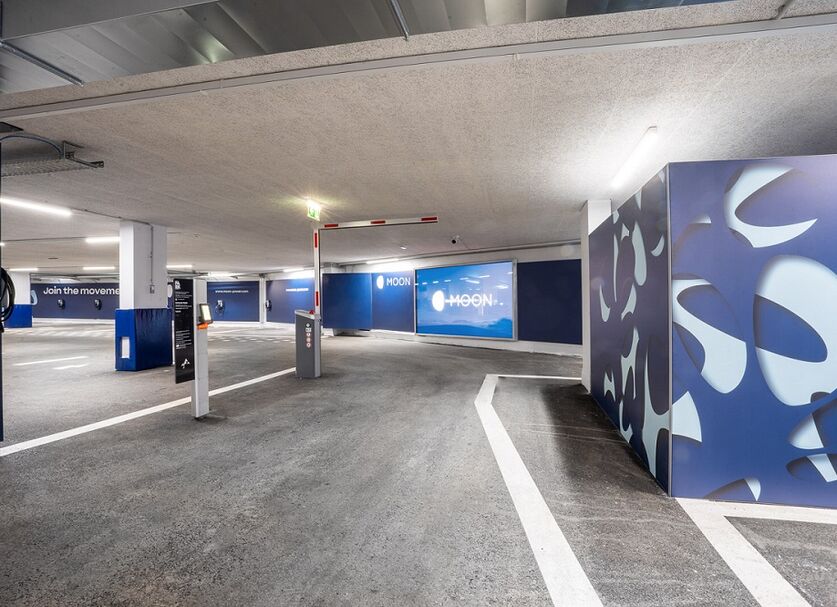 Einfahrt zur E-Parkgarage von MOON