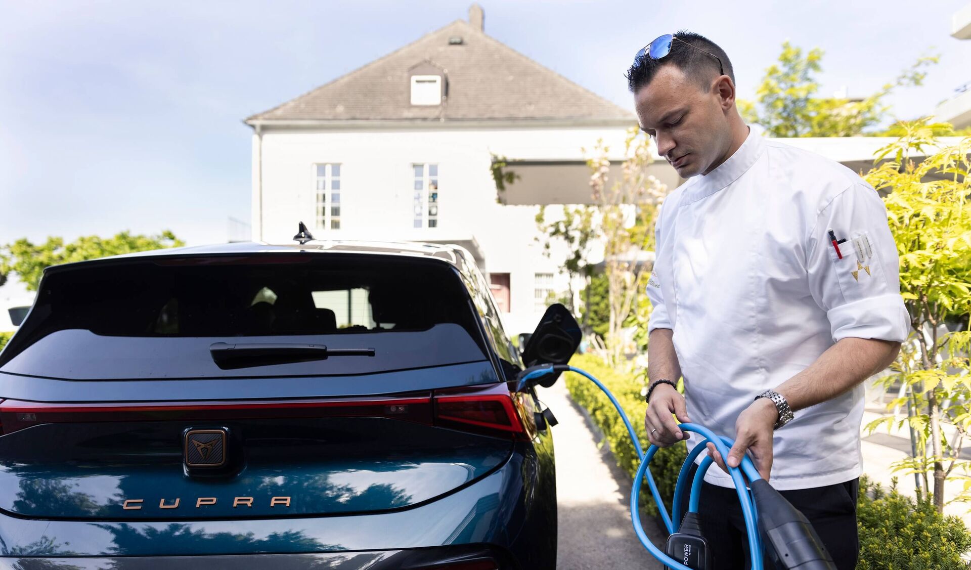 Wirt von Tulbingerkogel mit POWER2Go Kabel